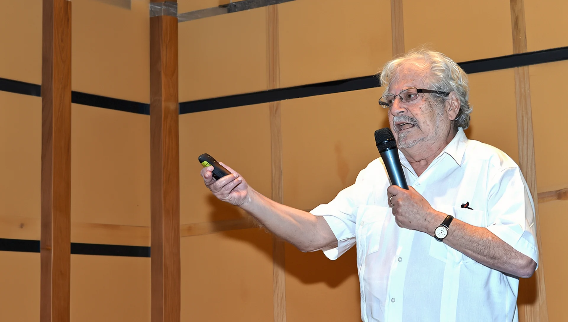 Hay culpable, Isaac Newton y la ciencia neoliberal