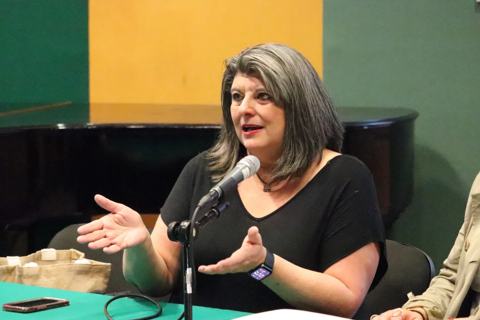 Irma Cuevas: El eco de la tribuna
